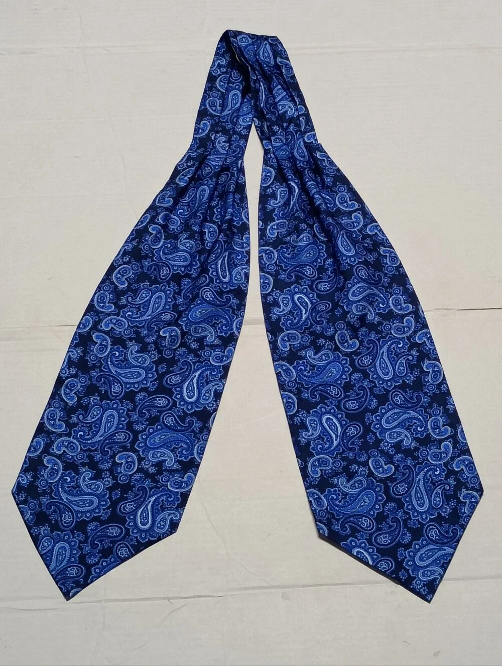 ❤️New BEN SILVER CHARLESTON Navy/Light Blue Paisley Silk Ascot Tie Scarf